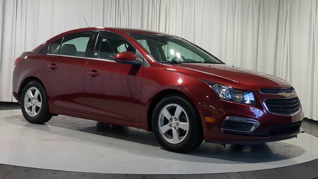 Used 2016 Chevrolet Cruze LT FWD image 3
