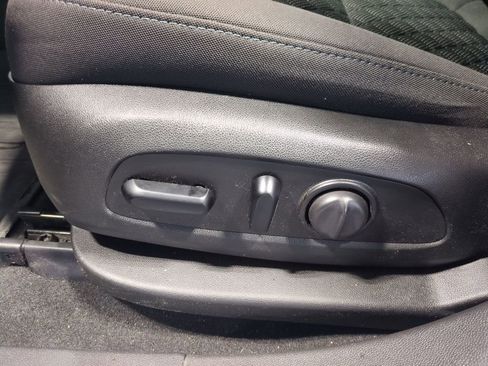 Used 2019 Chevrolet Blazer LT image 21