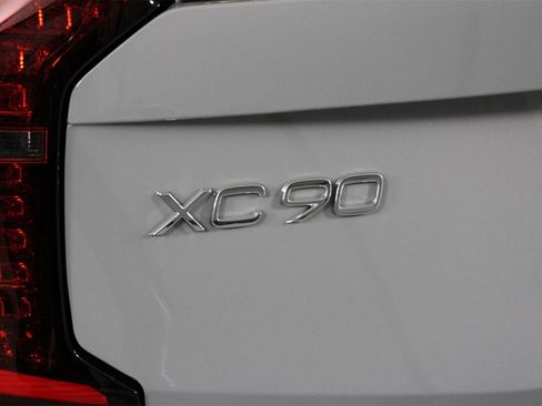 New 2026 Volvo XC90 T8 Ultra w/ Protection Package Premier image 16