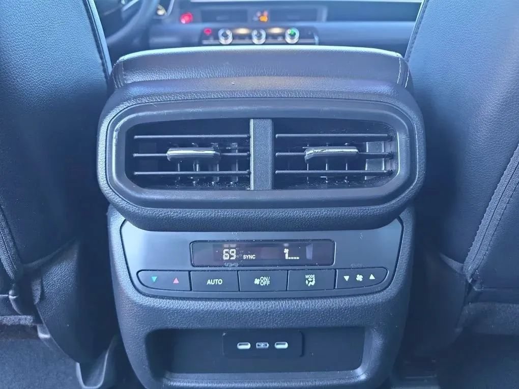 Used 2024 Honda Pilot EX-L image 45