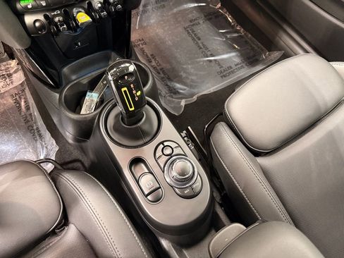 Certified 2024 MINI Cooper SE image 19