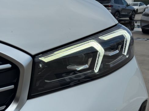 Used 2024 BMW M340i RWD image 11