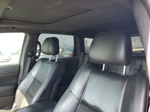 Used 2022 Jeep Grand Cherokee Laredo X RWD image 16