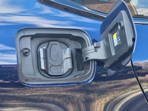 Used 2024 BMW i4 eDrive40 w/ M Sport Package image 29