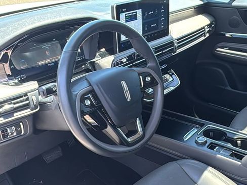 Used 2023 Lincoln Corsair Reserve w/ Equipment Group 201A FWD image 18
