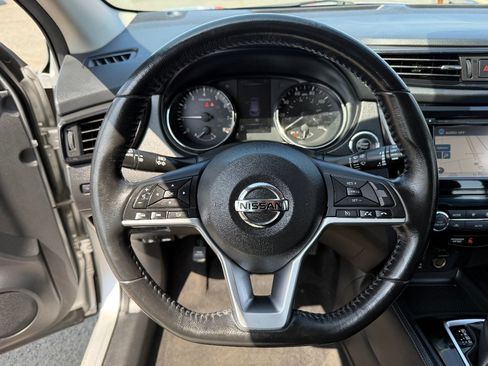 Used 2017 Nissan Rogue Sport SL FWD image 22