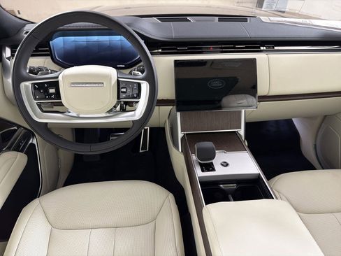 New 2025 Land Rover Range Rover SE image 10