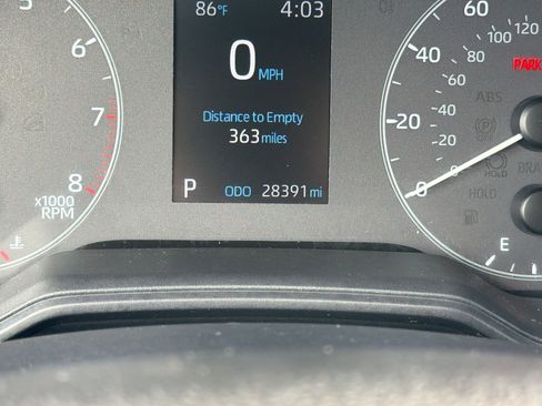 Used 2025 Toyota Corolla LE image 20