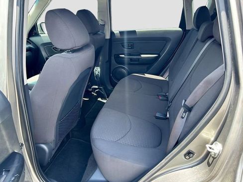 Used 2013 Kia Soul FWD image 16
