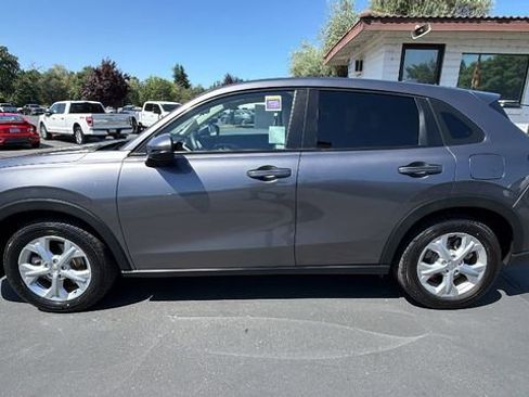Used 2023 Honda HR-V LX image 7