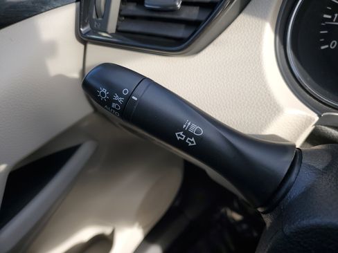 Used 2018 Nissan Rogue Sport SV image 21