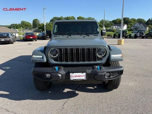 Used 2024 Jeep Wrangler Unlimited w/ Convenience Group AWD/4WD image 8