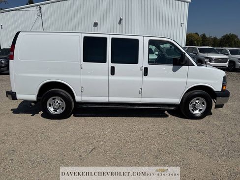 Used 2023 Chevrolet Express 2500 w/ Driver Convenience Package image 7