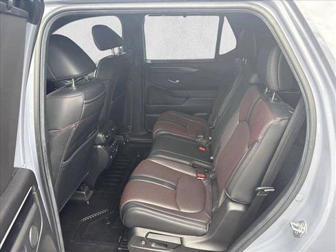 Used 2025 Honda Pilot Black Edition image 18
