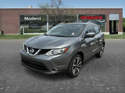 Used 2017 Nissan Rogue Sport SL image 1