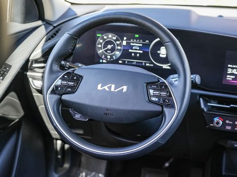 Used 2023 Kia Niro Wind w/ Wind Preserve Package FWD image 15