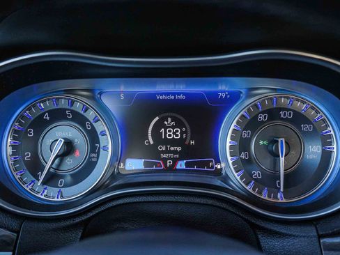 Used 2021 Chrysler 300 Touring image 22