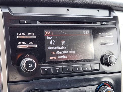 Used 2017 Nissan Titan SV image 20