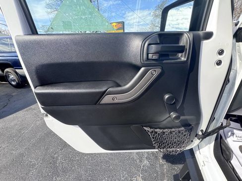 Used 2016 Jeep Wrangler Unlimited Sport w/ Connectivity Group image 22