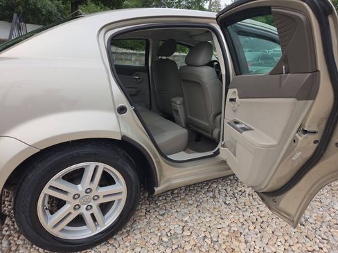 Used 2009 Dodge Avenger SXT FWD image 18