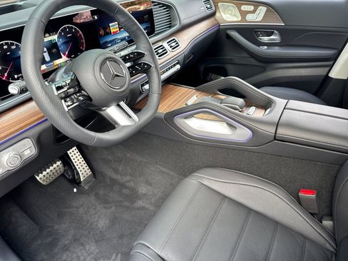 New 2025 Mercedes-Benz GLS 450 4MATIC image 10