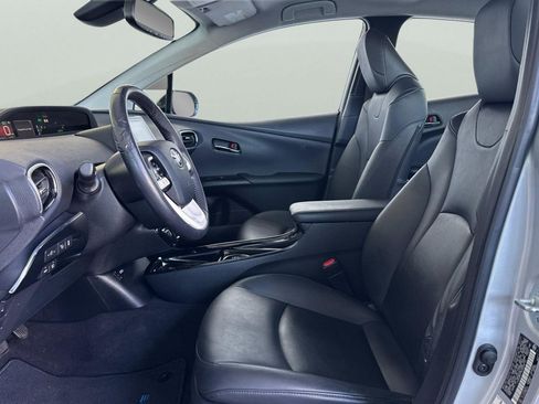 Used 2017 Toyota Prius Prime Advanced image 15