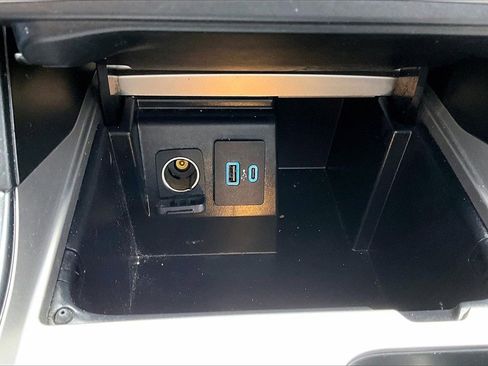 Used 2022 Ford Explorer XLT w/ Equipment Group 202A image 16