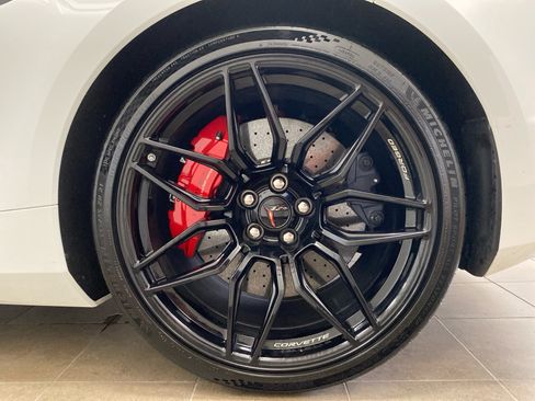 Used 2024 Chevrolet Corvette Z06 w/ Z07 Performance Package RWD image 19