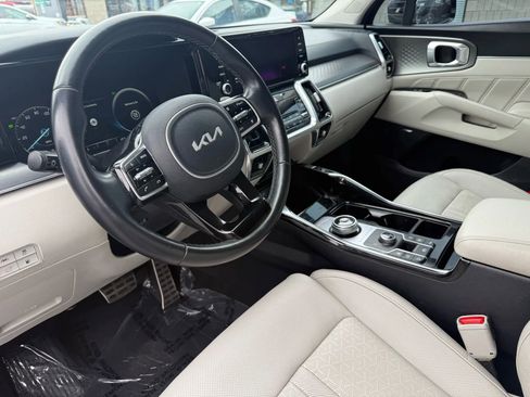 Used 2023 Kia Sorento SX Prestige image 14