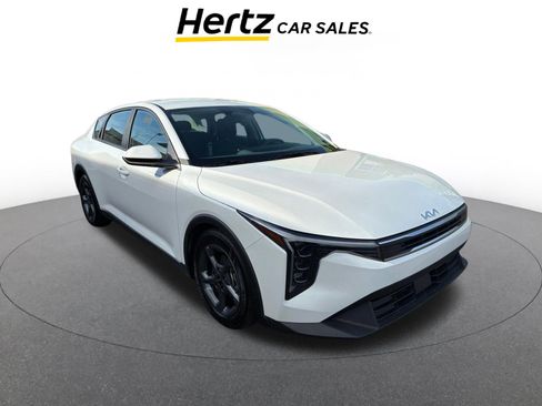 Used 2025 Kia K4 LXS image 1