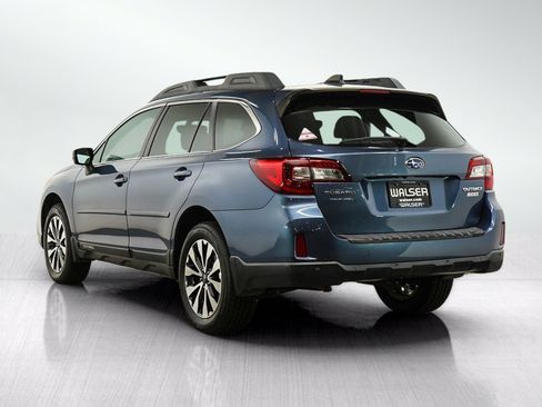Used 2017 Subaru Outback 2.5i Limited AWD/4WD image 3