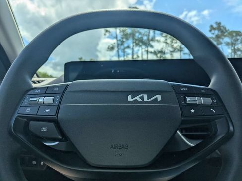 Used 2025 Kia K4 FWD image 29