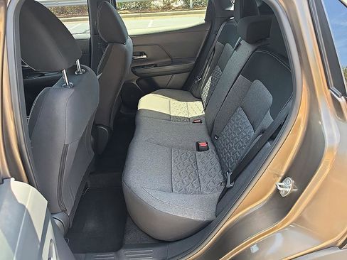 Used 2025 Nissan Kicks SV AWD/4WD image 12