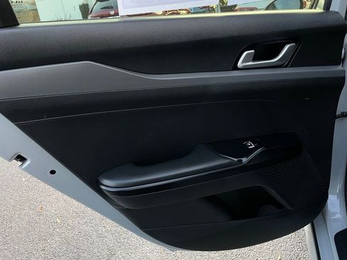 Used 2022 Kia K5 GT-Line image 40