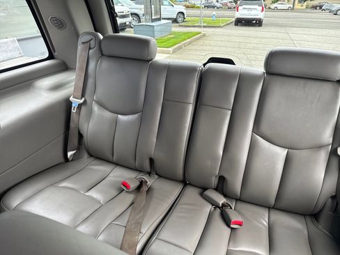Used 2006 Chevrolet Tahoe LT w/ LT Preferred Equipment Group AWD/4WD image 9