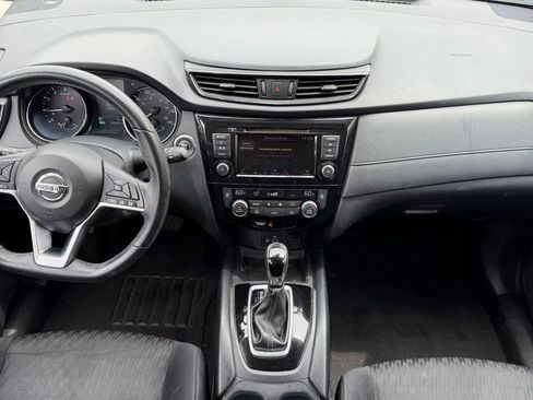 Used 2019 Nissan Rogue SV FWD image 10