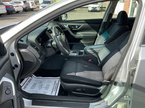 Used 2017 Nissan Altima 2.5 S w/ Power Driver Seat Package FWD image 9