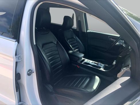 Used 2022 Ford Edge SEL AWD/4WD image 9