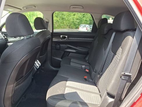 Used 2023 Kia Sorento LX AWD/4WD image 11