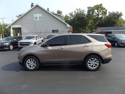 Used 2018 Chevrolet Equinox LS AWD/4WD image 10