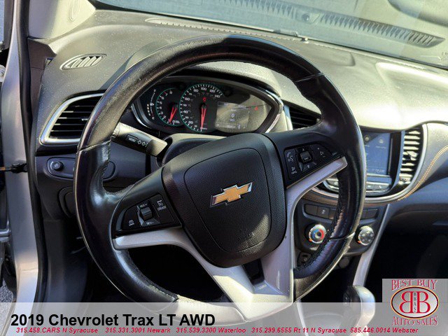 Used 2019 Chevrolet Trax LT w/ LT Convenience Package AWD/4WD image 18