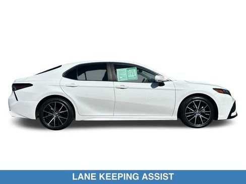 Used 2024 Toyota Camry SE w/ Convenience Package FWD image 4
