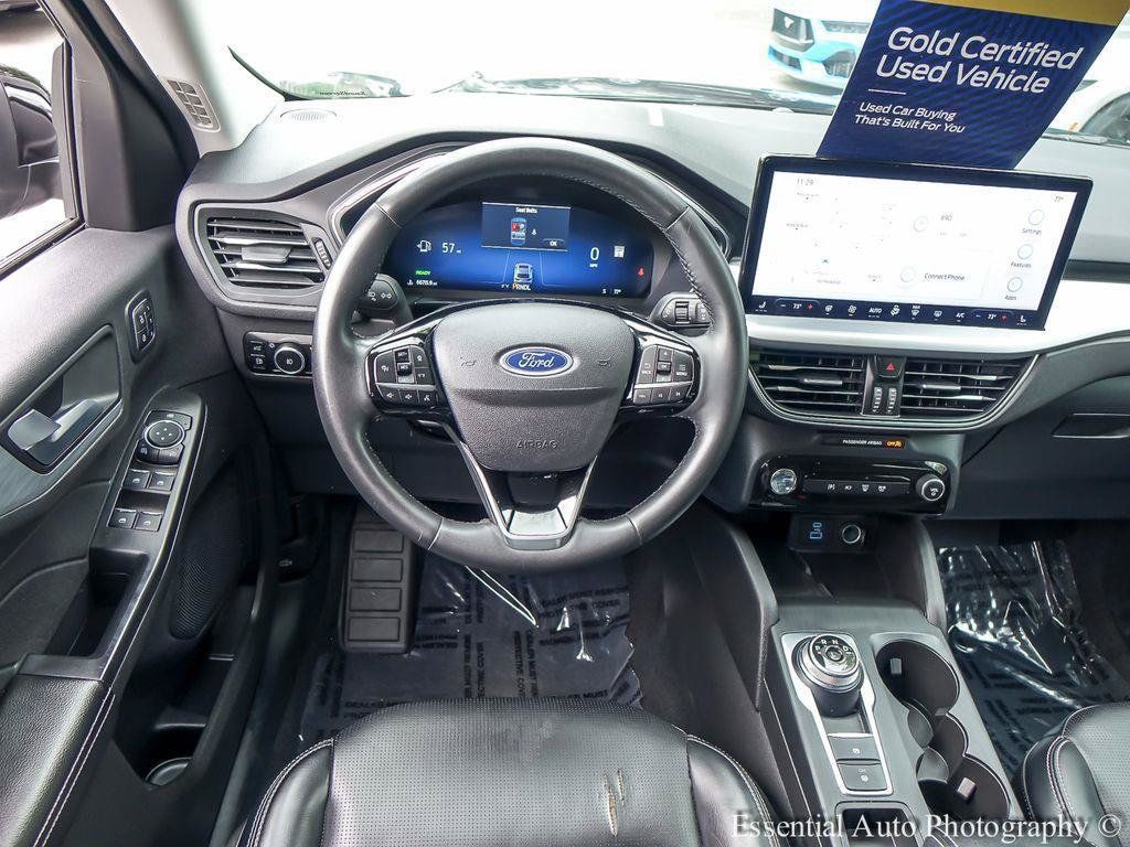 Used 2023 Ford Escape Platinum AWD/4WD image 14