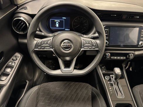 Used 2021 Nissan Kicks SV FWD image 13