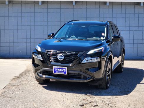 Certified 2023 Nissan Rogue SV w/ SV Premium B Package AWD/4WD image 3