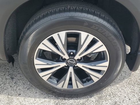Certified 2023 Nissan Rogue SV FWD image 9