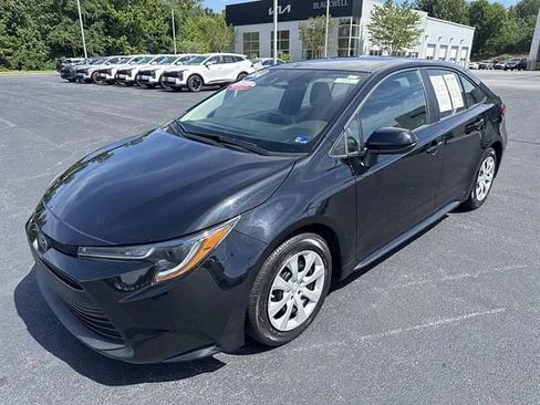 Used 2024 Toyota Corolla LE FWD image 3