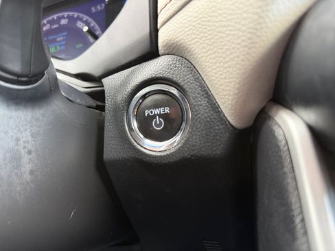 Used 2023 Toyota RAV4 XLE AWD/4WD image 30