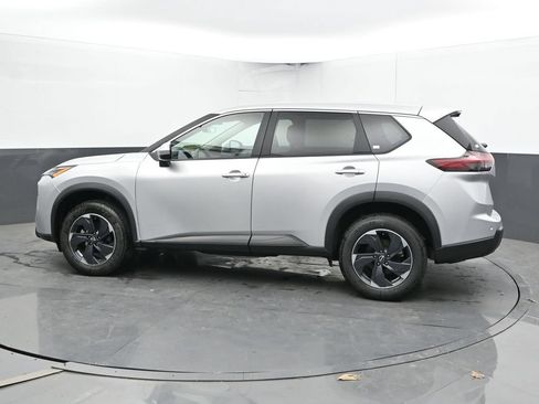 Used 2025 Nissan Rogue SV AWD/4WD image 9