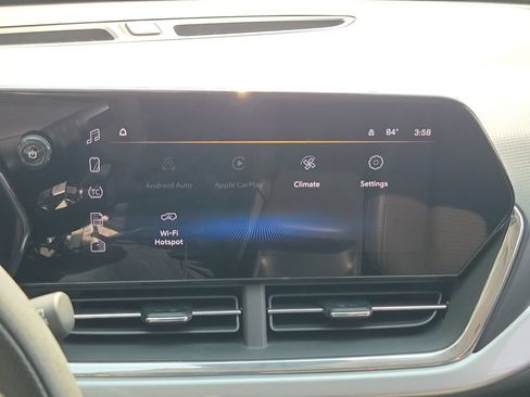 Used 2025 Chevrolet Trax LT FWD image 28